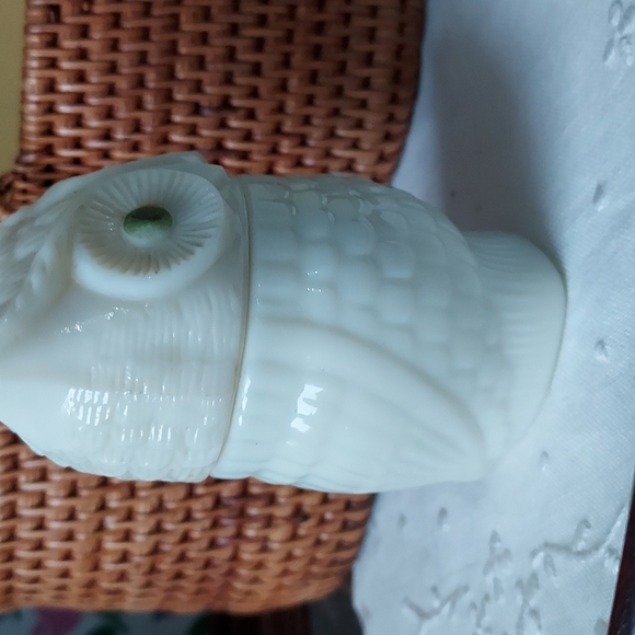 Owl bottle 🦉Avon perfume vintage Collectible green eyedbmilk glass 70s retro - Picture 3 of 13